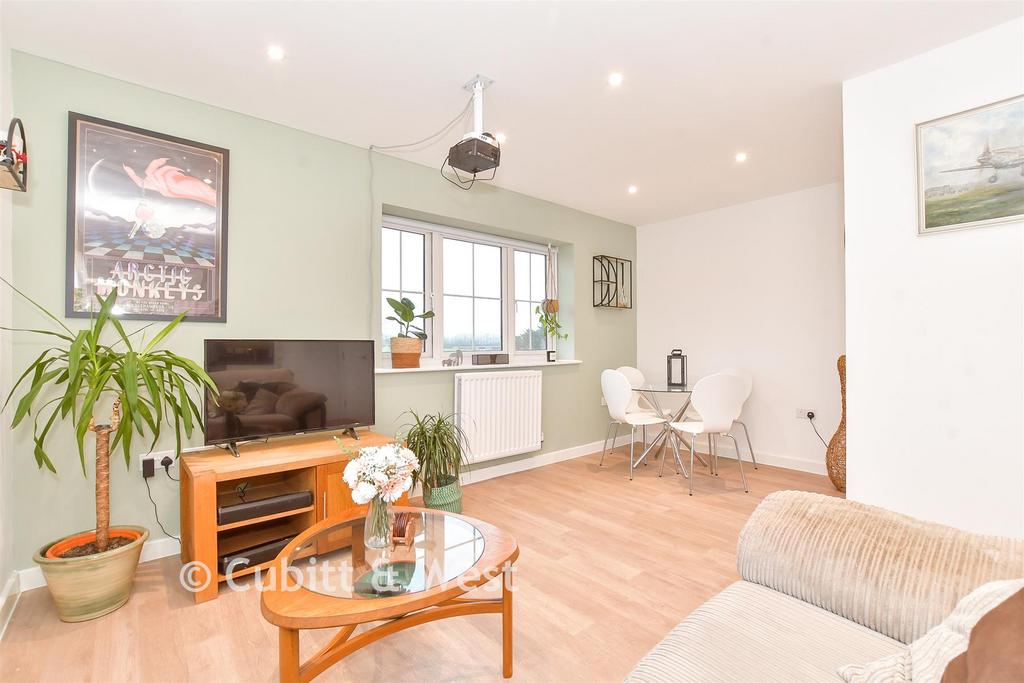Lounge/ Kitchen