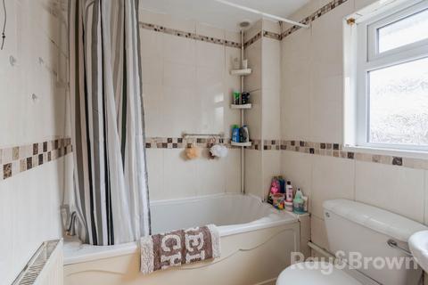 undefined, Tonyrefail, Porth CF39