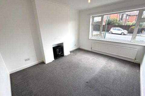 3 bedroom semi-detached house to rent, Barlock Road, Basford, Nottingham, NG6 0FG