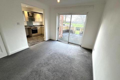 3 bedroom semi-detached house to rent, Barlock Road, Basford, Nottingham, NG6 0FG