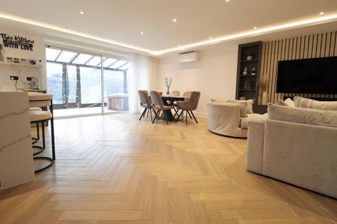 4 bedroom semi-detached house for sale, Edgware HA8