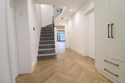 4 bedroom semi-detached house for sale, Edgware HA8