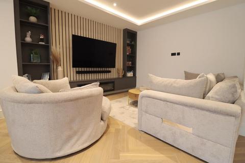 4 bedroom semi-detached house for sale, Edgware HA8