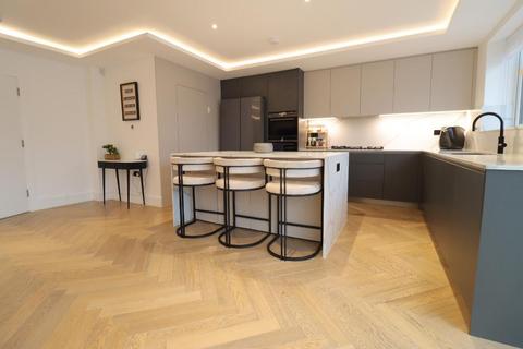 4 bedroom semi-detached house for sale, Edgware HA8
