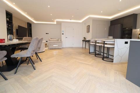 4 bedroom semi-detached house for sale, Edgware HA8