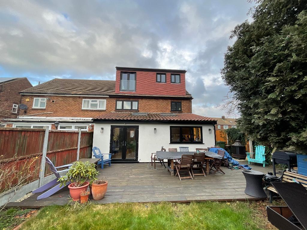 REAR GARDEN approx 60ft