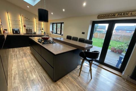 4 bedroom semi-detached house for sale, Elm Park, Hornchurch RM12