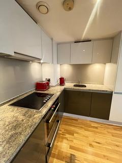 1 bedroom flat to rent, Landmark Building, West Tower, 22 Marsh Wall, South Quay, Canary Wharf, London, E14 9AF