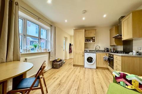 1 bedroom bungalow for sale, Robin Hood Mews, South Luton, Luton, Bedfordshire, LU1 3FY