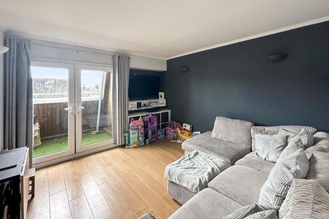 2 bedroom maisonette for sale, Kingswood Avenue, South Croydon, Surrey, CR2 9DQ