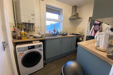 5 bedroom semi-detached house to rent, Cawdor Road, Manchester, M14 6LR