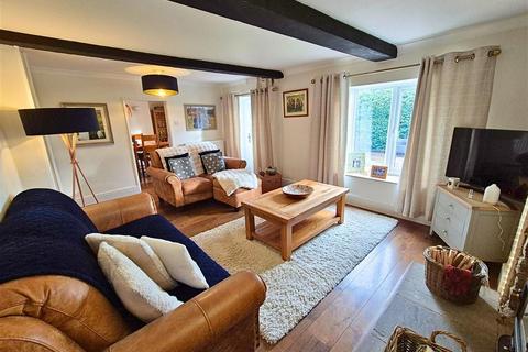 3 bedroom detached house for sale, Shobdon, Leominster, Herefordshire, HR6 9NF