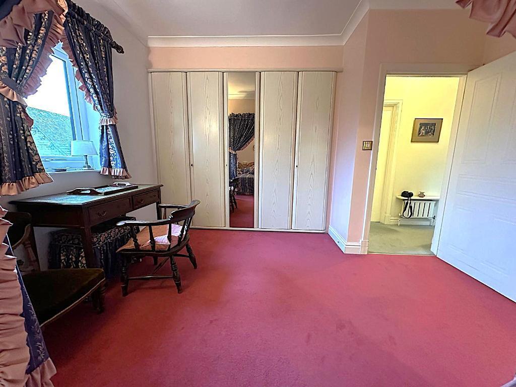 Principal dressing area