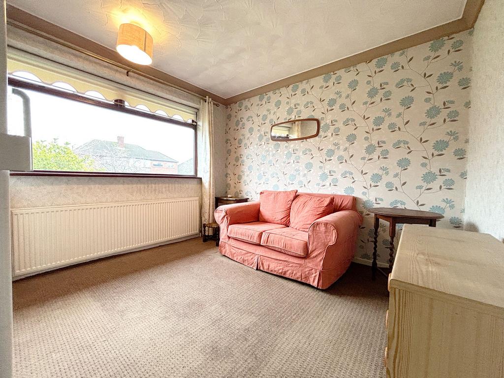 Bedroom / dining room