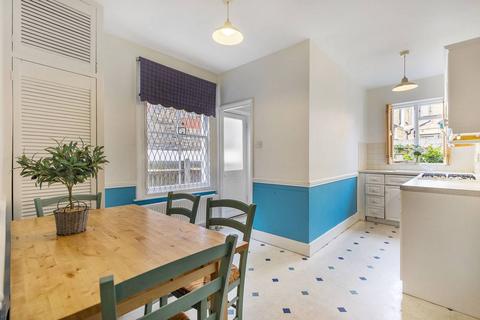 Townmead Road, Sands End, London, SW6
