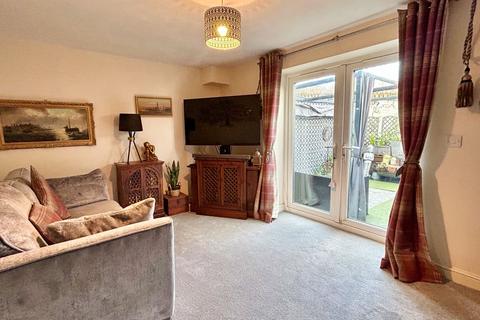 3 bedroom townhouse for sale, Pepper Hill Lea, Keighley, BD22