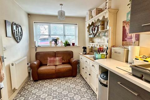 3 bedroom townhouse for sale, Pepper Hill Lea, Keighley, BD22