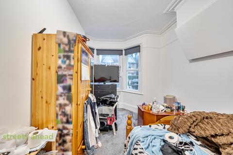 2 bedroom apartment for sale, Broughton Road, Thornton Heath, CR7