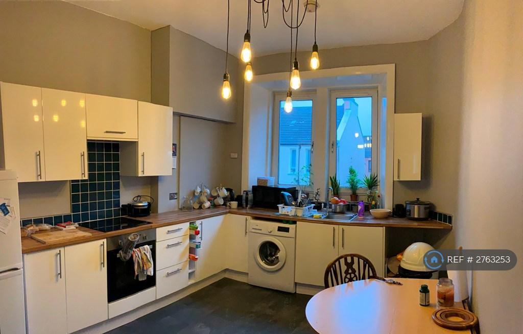Kitchen/ Dinning