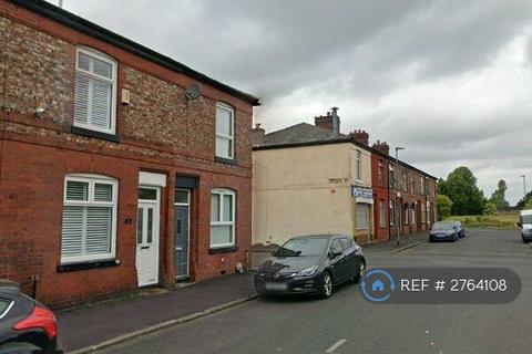 2 bedroom terraced house to rent, Crawford Street, Manchester, M40
