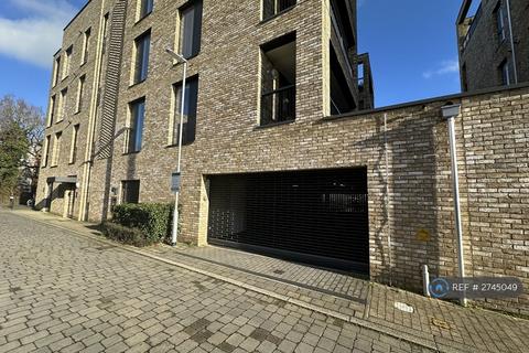 2 bedroom flat to rent, Woodpecker Way, Trumpington, Cambridge, CB2