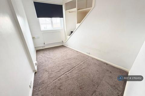 3 bedroom flat to rent, Elms Grove, Brighton, BN2