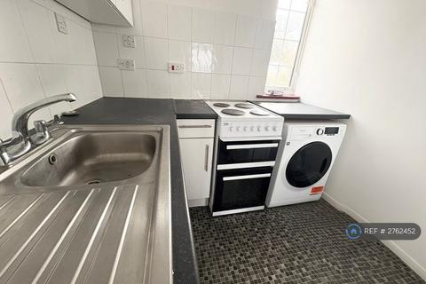 3 bedroom flat to rent, Elms Grove, Brighton, BN2