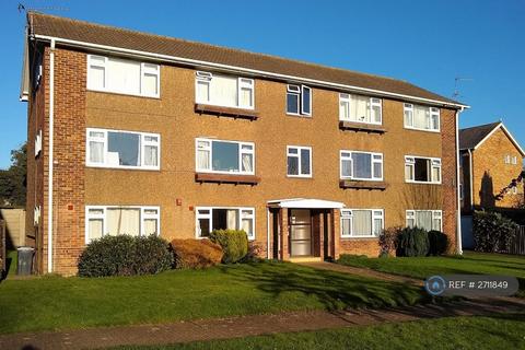 3 bedroom flat to rent, Shaftesbury Road, Canterbury, CT2