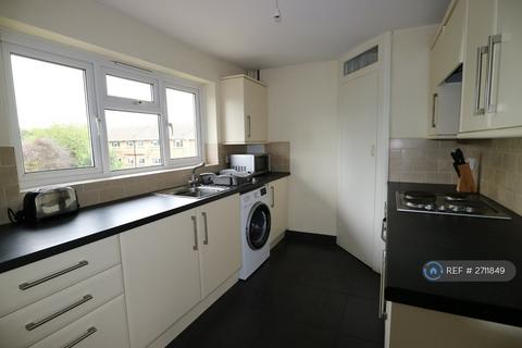 3 bedroom flat to rent, Shaftesbury Road, Canterbury, CT2