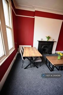 2 bedroom flat to rent, The Avenue, London, W13