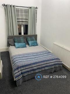 2 bedroom flat to rent, The Avenue, London, W13
