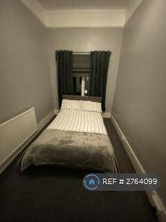 2 bedroom flat to rent, The Avenue, London, W13