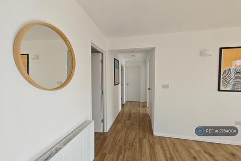 3 bedroom flat to rent, Boyn Valley Road, Maidenhead, SL6