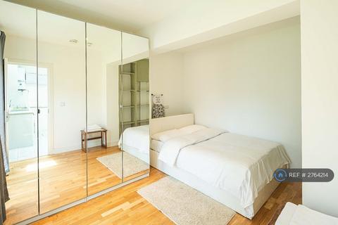 2 bedroom flat to rent, Heathstan Road, London, W12