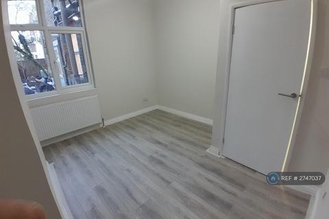 2 bedroom flat to rent, Belmont Road, London, N17