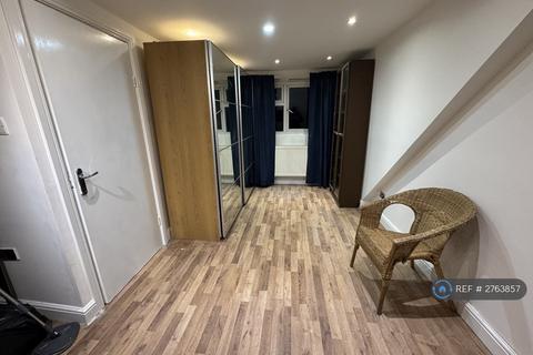 undefined, Turner Avenue, Mitcham, CR4