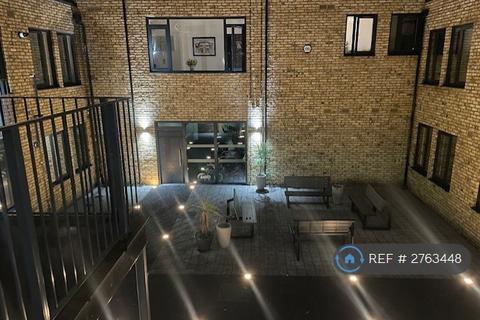 3 bedroom flat to rent, Dorset House, London, NW10