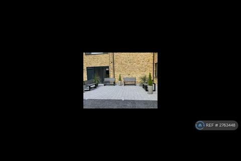 3 bedroom flat to rent, Dorset House, London, NW10