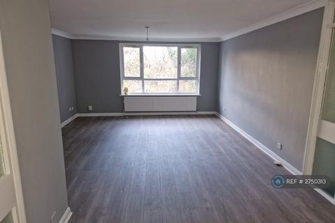 3 bedroom semi-detached house to rent, Langkey Roaf, Slough, SL3
