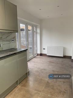 undefined, Langkey Roaf, Slough, SL3