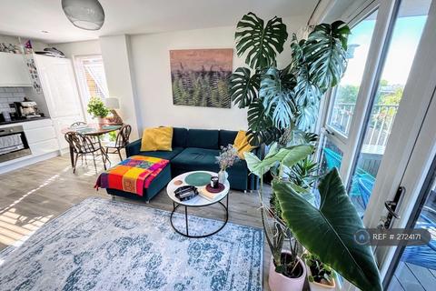 2 bedroom flat to rent, Adele Court, London, N17