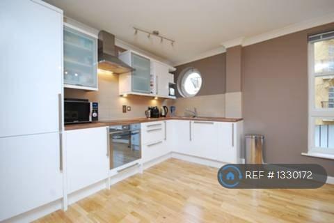 2 bedroom flat to rent, Amherst House, London, SE16