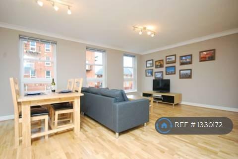 2 bedroom flat to rent, Amherst House, London, SE16