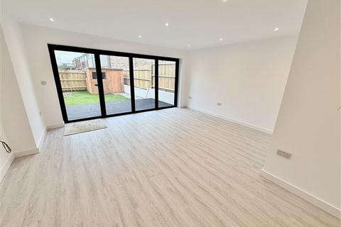 2 bedroom end of terrace house for sale, Pentland Road, Worthing, West Sussex, BN13 2PP