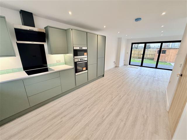 Kitchen/Dining Area