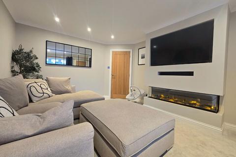 3 bedroom semi-detached house for sale, Elmcroft, Darlington