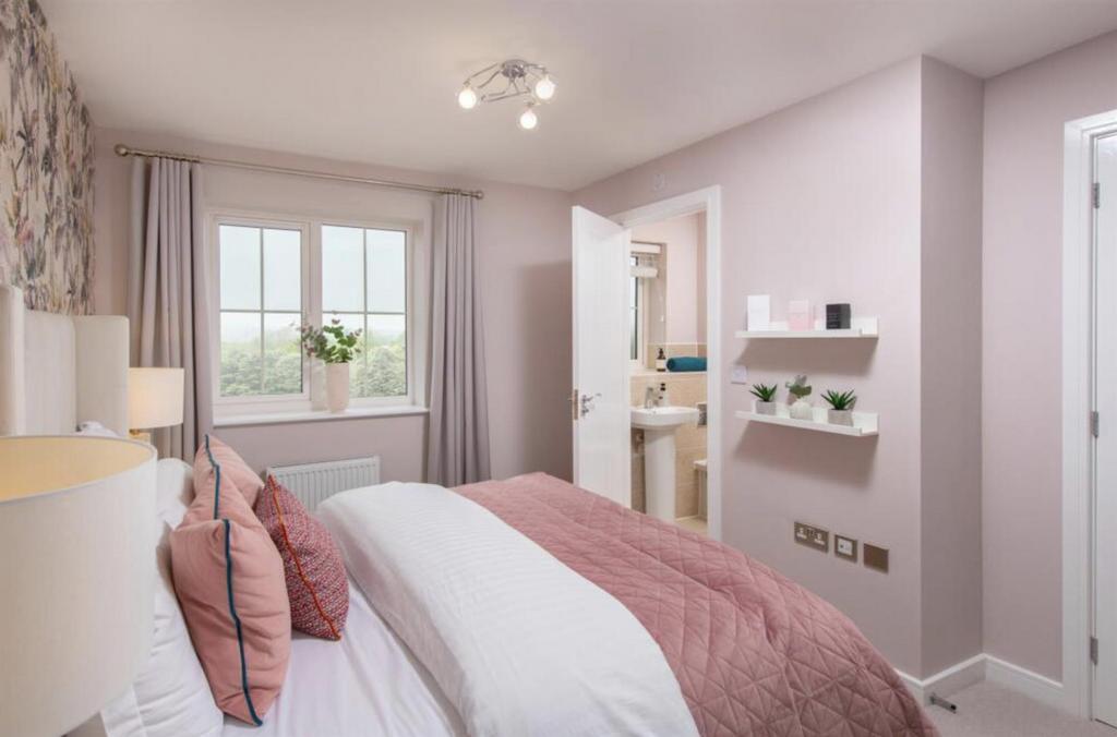 Master Bedroom1.png