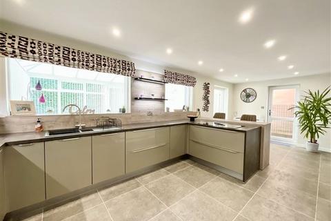 4 bedroom detached house for sale, Springwell Crescent, Beighton, Sheffield, S20 1XB