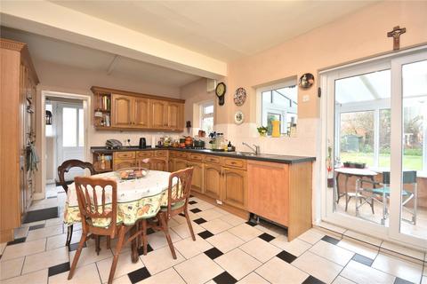 undefined, Whinmoor Gardens, Leeds, West Yorkshire