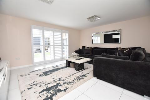 4 bedroom semi-detached house for sale, Alder Road, Whinmoor, Leeds, West Yorkshire